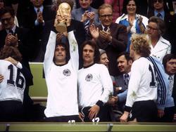 Gerd Müller (l.) feierte 1974 den WM-Titel