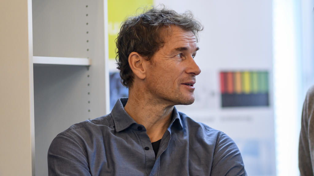 Jens Lehmann hat beim FC Augsburg die Arbeit aufgenommen Jens Lehmann hat beim FC Augsburg die Arbeit aufgenommen