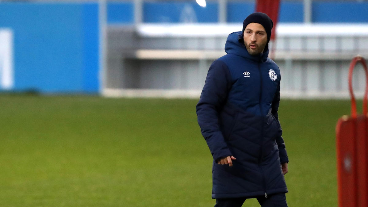 Domenico Tedesco beim FC Schalke 04 nicht mehr unumstritten Domenico Tedesco beim FC Schalke 04 nicht mehr unumstritten