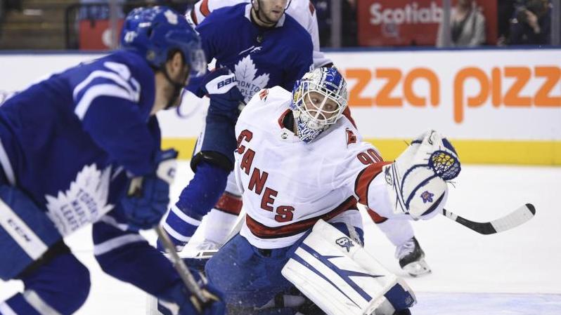 David Ayres kam überraschend zu seinem NHL-Debüt David Ayres kam überraschend zu seinem NHL-Debüt