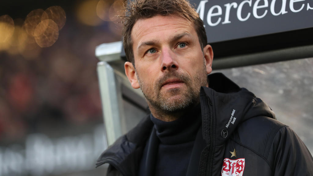 VfB-Trainer Markus Weinzierl ist froh, dass Benjamin Pavard immerhin noch bis zum Sommer in Stuttgart bleibt VfB-Trainer Markus Weinzierl ist froh, dass Benjamin Pavard immerhin noch bis zum Sommer in Stuttgart bleibt