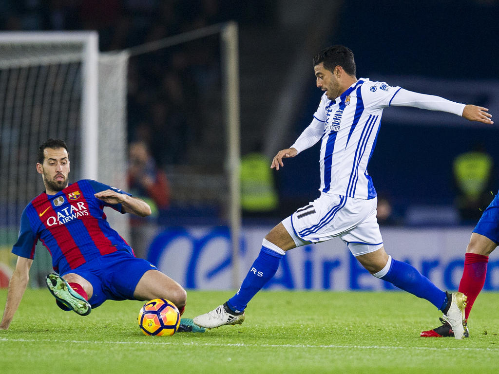 Carlos Vela contra el Barcelona en LaLiga. (Foto: Getty)