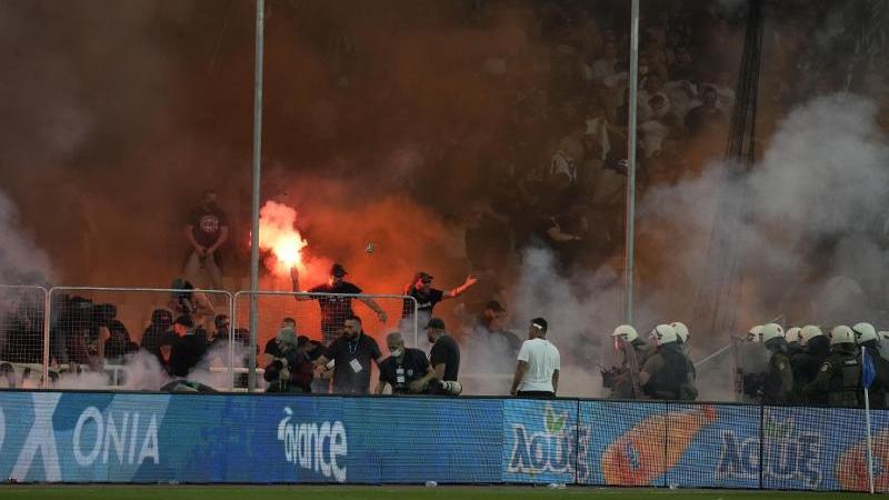 Das griechische Pokalfinale in Athen wurde von Ausschreitungen überschattet