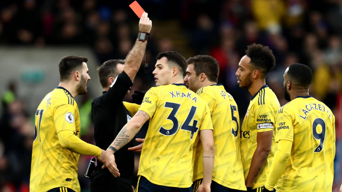 Pierre-Emerick Aubameyang sah die Rote Karte Pierre-Emerick Aubameyang sah die Rote Karte