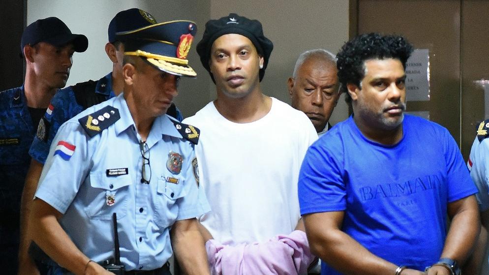 Ronaldinho sitzt am Montag einen Monat hinter Gittern