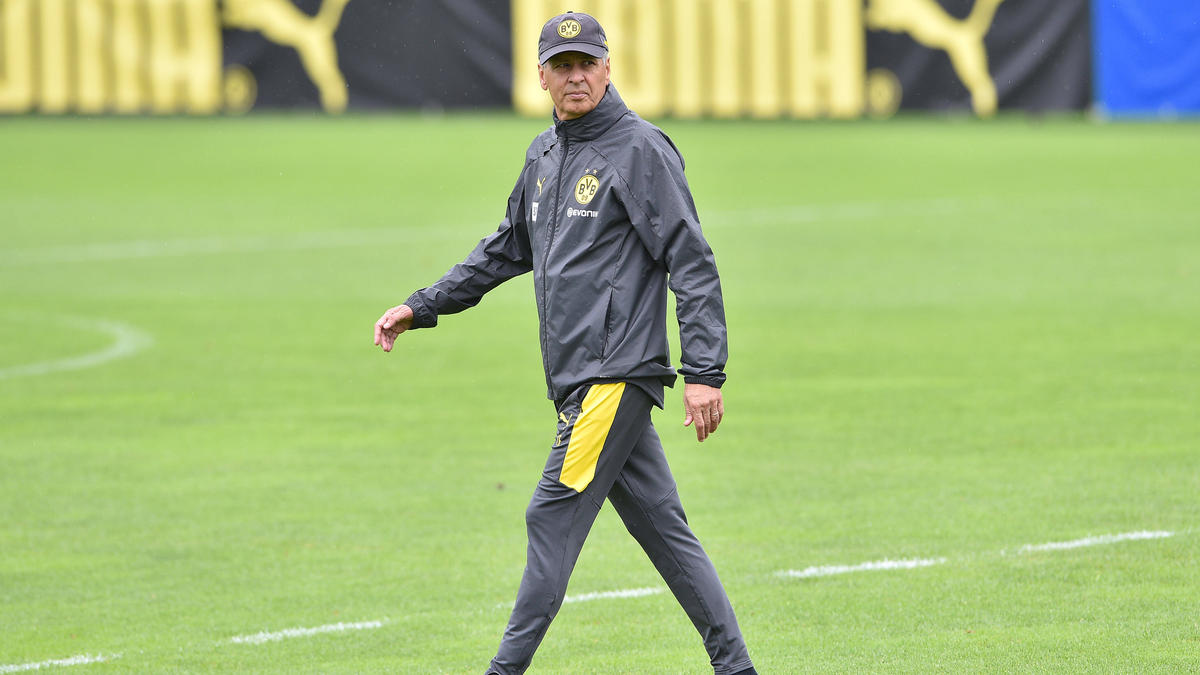 BVB-Trainer Lucien Favre wehrt sich gegen seine Kritiker BVB-Trainer Lucien Favre wehrt sich gegen seine Kritiker