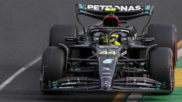 Lewis Hamilton im Mercedes W14 im Formel-1-Qualifying in Australien 2023