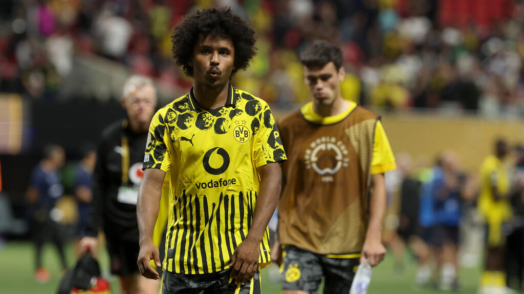Karim Adeyemi will wohl beim BVB bleiben Karim Adeyemi will wohl beim BVB bleiben