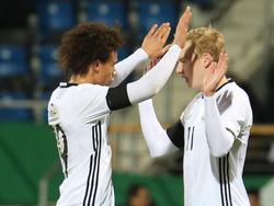 Julian Brandt (r.) und Leroy Sané hoffen auf die EM