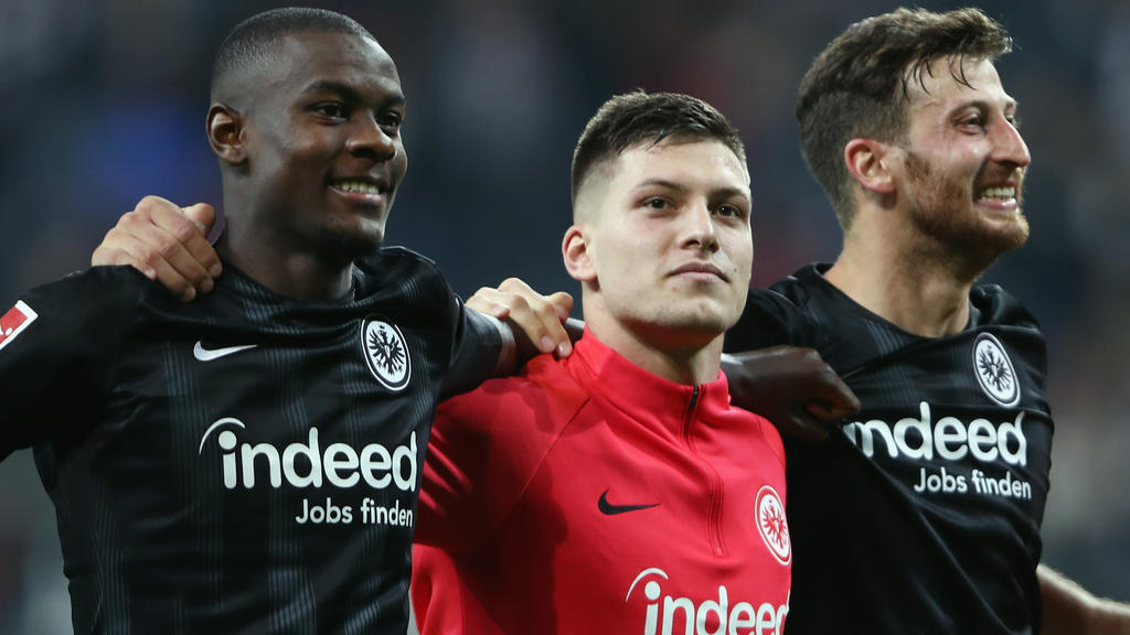 Evan N'Dicka (l.) hat bei Eintracht Frankfurt voll eingeschlagen
