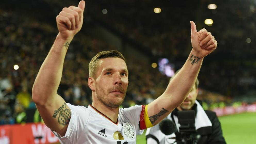 Podolski veranstaltet erneut ein Hallenfußballturnier Podolski veranstaltet erneut ein Hallenfußballturnier