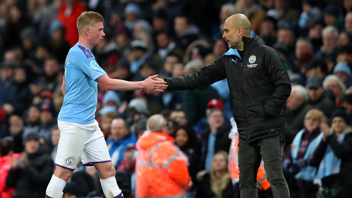 Sieht den Bann gelassen: Kevin De Bruyne (li.) Sieht den Bann gelassen: Kevin De Bruyne (li.)