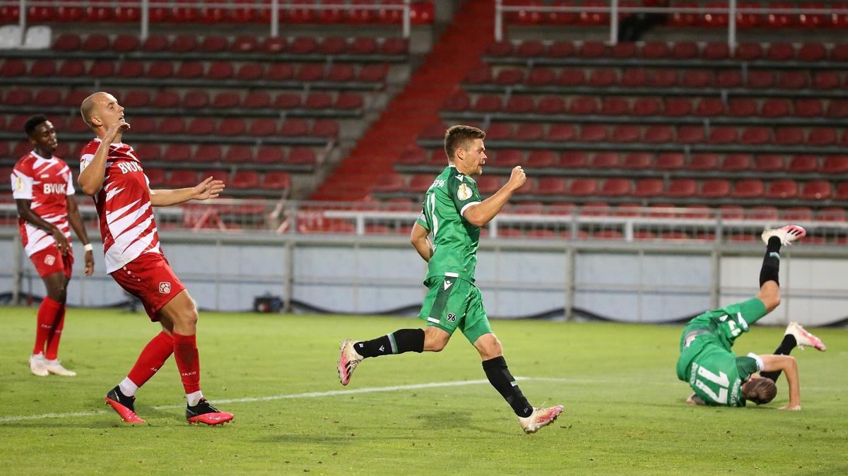 Hannover 96 zieht in die 2. Runde des DFB-Pokals ein Hannover 96 zieht in die 2. Runde des DFB-Pokals ein