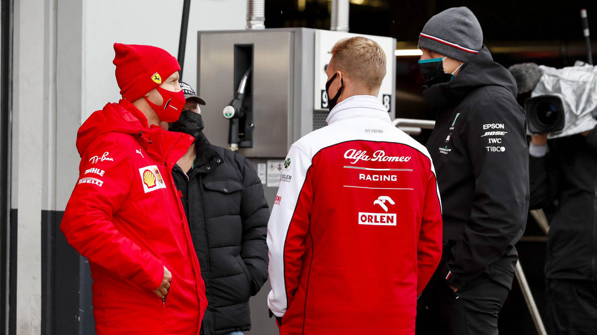 Sebastian Vettel (l.) und Mick Schumacher (2.v.r.) waren zum Zuschauen gezwungen Sebastian Vettel (l.) und Mick Schumacher (2.v.r.) waren zum Zuschauen gezwungen