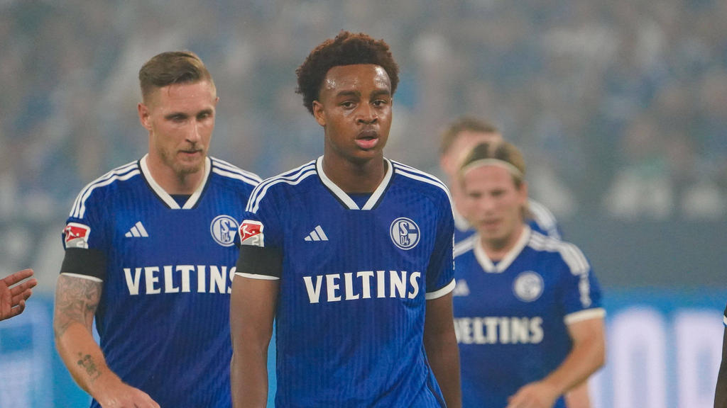 Assan Ouédraogo (M.) erhält beim FC Schalke 04 bald seinen ersten Profivertrag