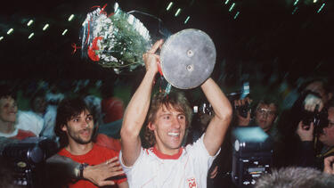 36 Jahre liegt der erste und bislang einzige Triumph von Bayer Leverkusen auf internationaler Bühne zurück