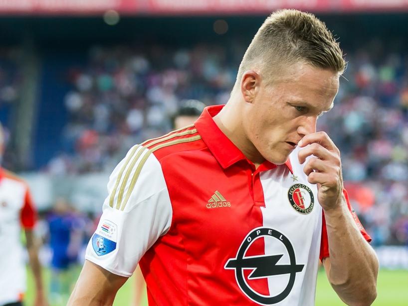 Feyenoord heeft zojuist met 1-3 verloren van Olympiakos. Een teleurgestelde Jens Toornstra druipt af. (01-08-2015)