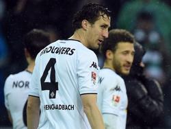 Roel Brouwers bedankt het publiek van Borussia Mönchengladbach na de 1-0 overwinning op FC Köln. (20-02-2016)