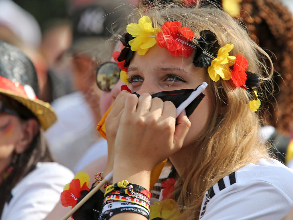 Die Fanmeile am Brandenburger Tor zieht wieder tausende Fußball-Fans an