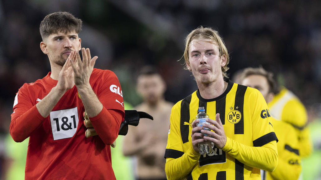 Gregor Kobel (l.) bewahrte den BVB vor einer höheren Niederlage Gregor Kobel (l.) bewahrte den BVB vor einer höheren Niederlage