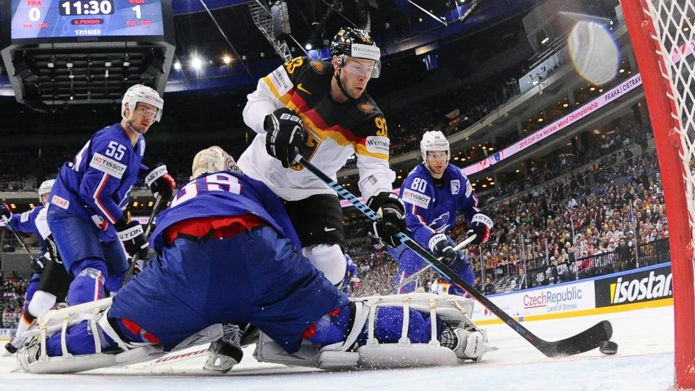Brent Raedeke (m.) spielte auch schon für Deutschland Brent Raedeke (m.) spielte auch schon für Deutschland