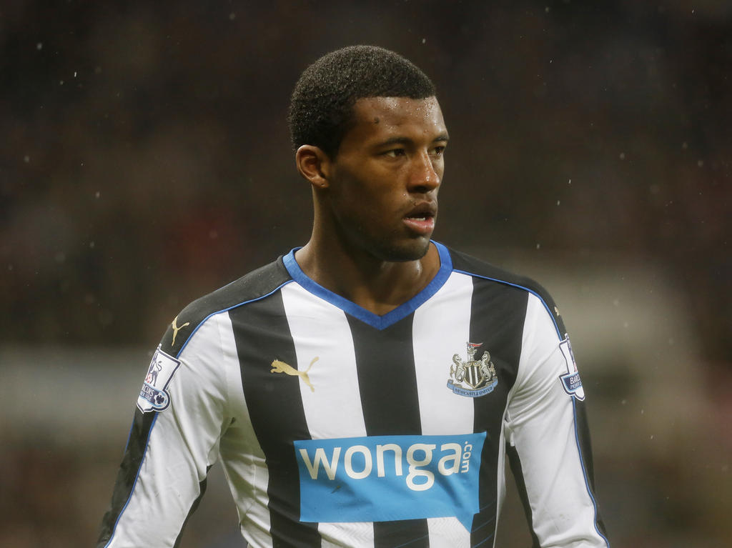 Georginio Wijnaldum is geconcentreerd tijdens het competitieduel Newcastle United - Aston Villa. (21-12-2015)