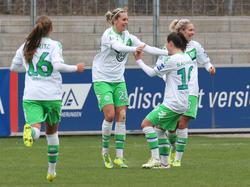 Die Frauen des VfL Wolfsburg dürfen einen Sieg beim SC Freiburg bejubeln