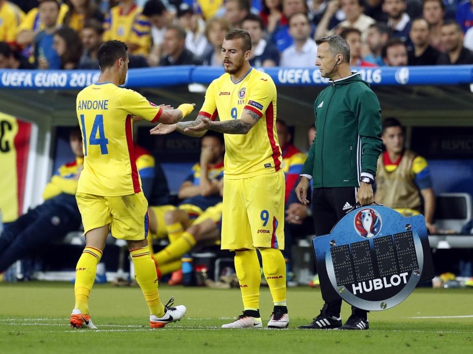 El conjunto rumano cayó en su presentación ante los anfitriones. (Foto: Getty) El conjunto rumano cayó en su presentación ante los anfitriones. (Foto: Getty)