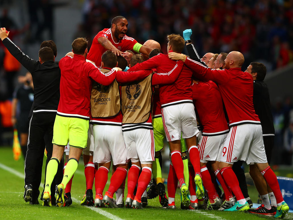 Die Roten Drachen feiern den sensationellen Einzug ins EM-Halbfinale