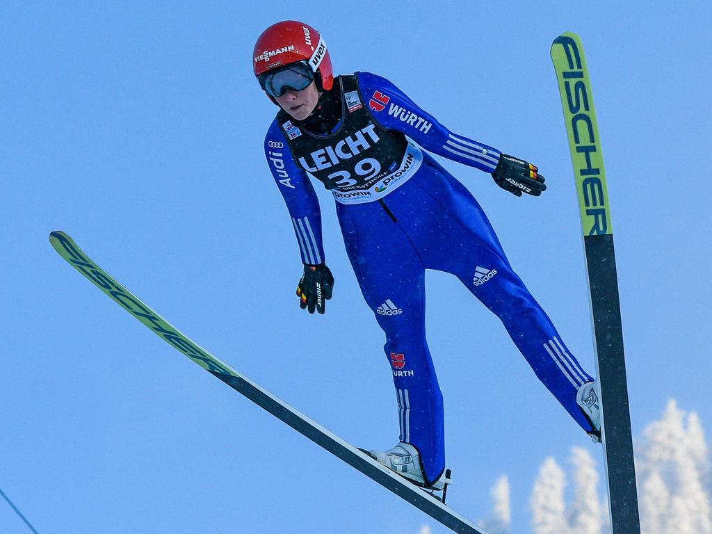 Carina Vogt springt im zweiten Durchgang auf 122,5 Meter Carina Vogt springt im zweiten Durchgang auf 122,5 Meter
