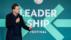Oliver Bierhoff lobt die Zusammenarbeit mit Fritz Keller