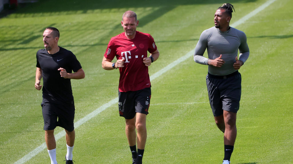 Franck Ribéry (l.) trainierte zuletzt mit Jérôme Boateng (r.) an der Säbener Straße Franck Ribéry (l.) trainierte zuletzt mit Jérôme Boateng (r.) an der Säbener Straße