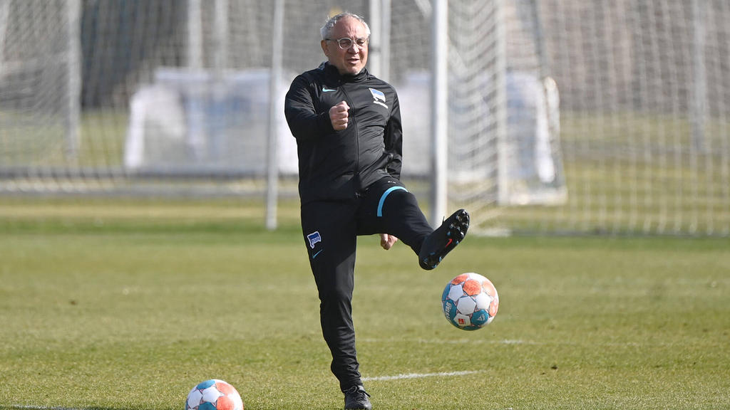 Trainer Felix Magath beim Training mit Hertha BSC