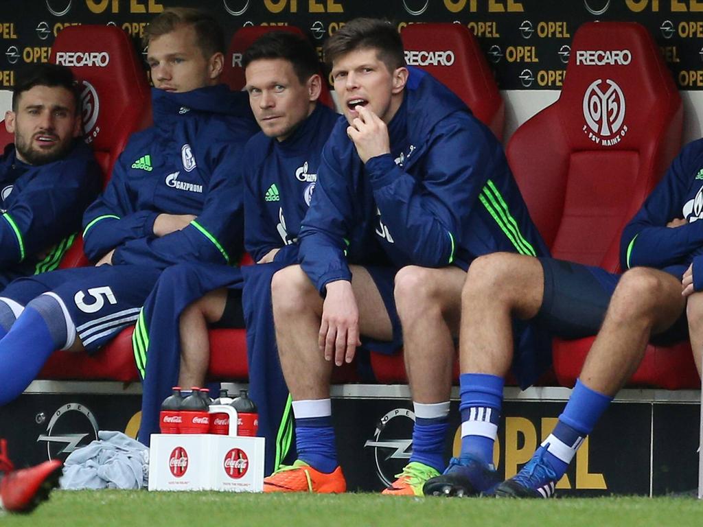 Für Klaas-Jan Huntelaar (r.) stehen die Zeichen beim FC Schalke 04 auf Abschied
