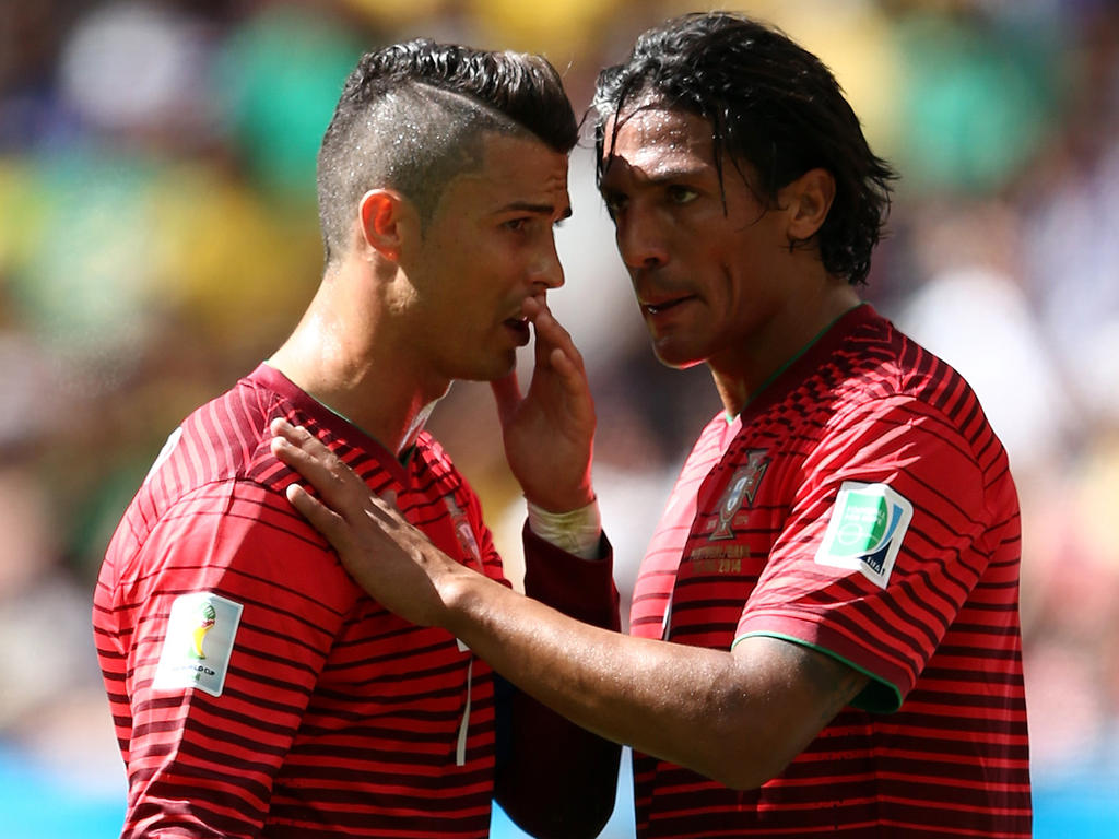Ronaldo y Bruno Alves conversan en una imagen de archivo. (Foto: Getty)