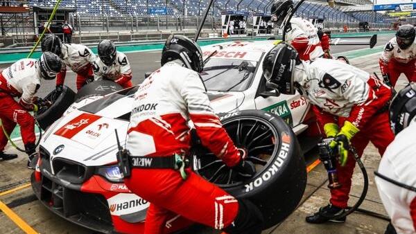 Da das ART-Team nur sechs Mechaniker umfasst, benötigt man beim Stopp Hilfe Da das ART-Team nur sechs Mechaniker umfasst, benötigt man beim Stopp Hilfe