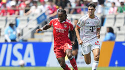 Der Ex-Münchner Renato Sanches (l.) gewann mit seiner Mannschaft gegen den FC Bayern