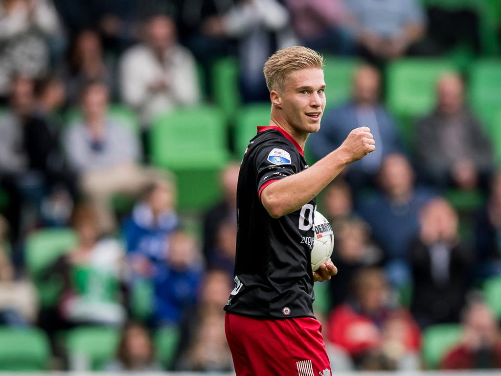 Tom van Weert viert een feestje na het eigen doelpunt van Maikel Kieftenbeld tijdens FC Groningen - Excelsior. (19-10-2014) Tom van Weert viert een feestje na het eigen doelpunt van Maikel Kieftenbeld tijdens FC Groningen - Excelsior. (19-10-2014)