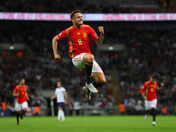 Saúl anotó el empate nada más recibir el gol inglés. (Foto: Getty)