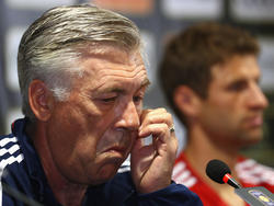 Bayern-Trainer Carlo Ancelotti befindet sich mit Thomas Müller (r.) auf Asienreise