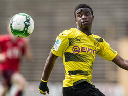 Youssoufa Moukoko erzielte drei Tore gegen Bielefeld