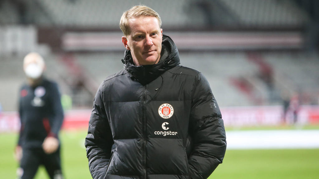 Musste wegen akuter Nierenbeschwerden ins Krankenhaus: Trainer Timo Schultz vom FC St. Pauli