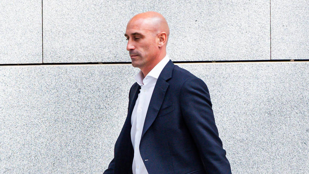 Luis Rubiales trat nach dem Kuss-Skandal bei der Frauen-WM als UEFA-Vize zurück Luis Rubiales trat nach dem Kuss-Skandal bei der Frauen-WM als UEFA-Vize zurück