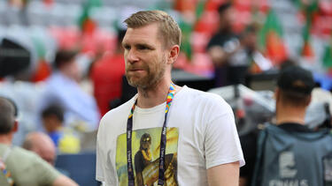 Mertesacker läuft im Testspiel seiner beiden Ex-Clubs auf.
