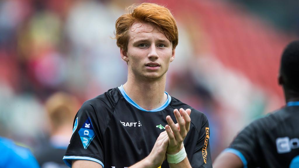FC Bayern und FC Liverpool sollen Interesse an Sepp van den Berg haben FC Bayern und FC Liverpool sollen Interesse an Sepp van den Berg haben