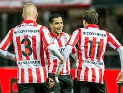 Rick van Drongelen (l.) en Craig Goodwin (r.) melden zich bij doelpuntenmaker Zakaria el Azzouzi (m.), die voor de 2-1 zorgt bij Sparta - sc Heerenveen. (04-11-2016)