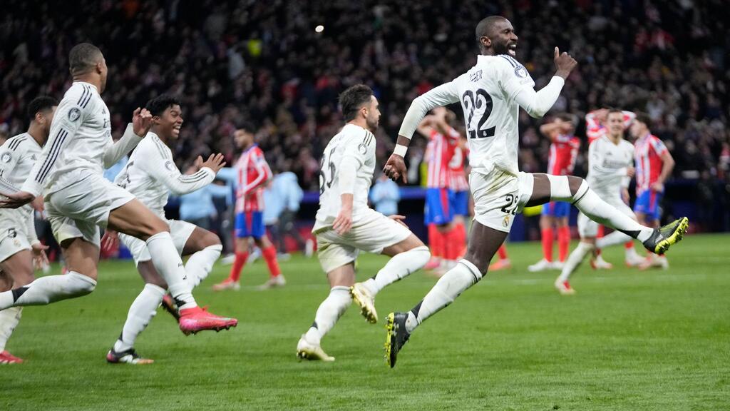 Die Real-Stars provozierten mit ihren Gesten und ihrem Jubel die Atlético-Fans Die Real-Stars provozierten mit ihren Gesten und ihrem Jubel die Atlético-Fans