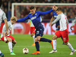 Milinkovic-Savic haciendo un regate en la Europa League. (Foto: Getty)