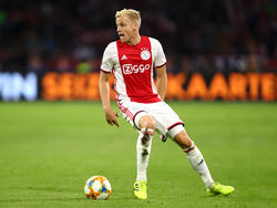 Van de Beek permanece este año en el Ajax.