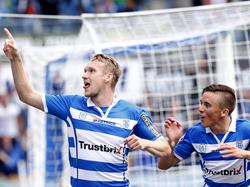 Stef Nijland (l.) viert de winnende treffer tijdens PEC Zwolle - Vitesse. (24-8-2014)
